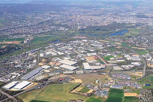Netzwerk Industriepark. Über 10.000 Beschäftigte, rund 500 Unternehmen auf 550 Hektar - Foto mit freundlicher Genehmigung der Wirtschaftsförderung Region Kassel Netzwerk Industriepark. Über 10.000 Beschäftigte, rund 500 Unternehmen auf 550 Hektar - Foto mit freundlicher Genehmigung der Wirtschaftsförderung Region Kassel